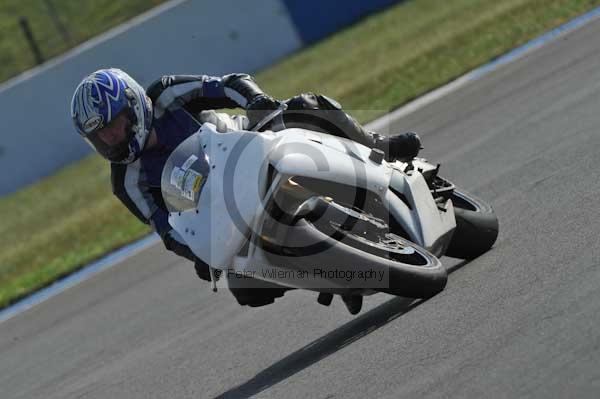 Motorcycle action photographs;Trackday digital images;donington;donington park leicestershire;donington photographs;event digital images;eventdigitalimages;no limits trackday;peter wileman photography;trackday;trackday photos