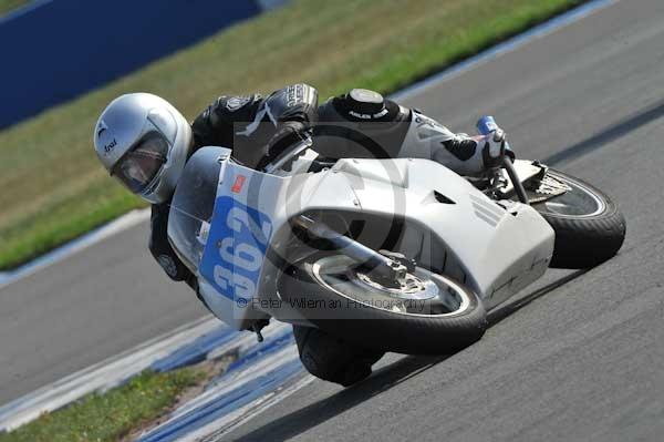 Motorcycle action photographs;Trackday digital images;donington;donington park leicestershire;donington photographs;event digital images;eventdigitalimages;no limits trackday;peter wileman photography;trackday;trackday photos