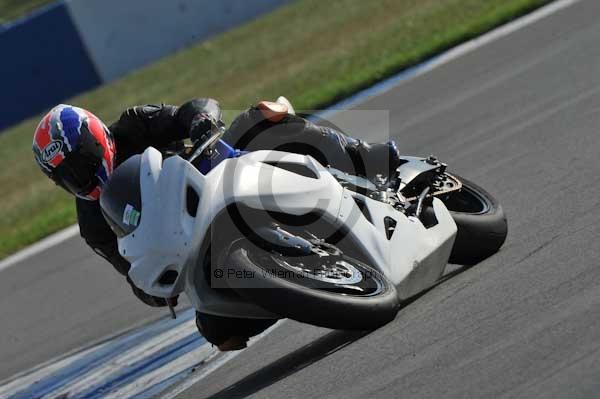 Motorcycle action photographs;Trackday digital images;donington;donington park leicestershire;donington photographs;event digital images;eventdigitalimages;no limits trackday;peter wileman photography;trackday;trackday photos