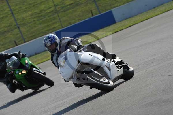 Motorcycle action photographs;Trackday digital images;donington;donington park leicestershire;donington photographs;event digital images;eventdigitalimages;no limits trackday;peter wileman photography;trackday;trackday photos