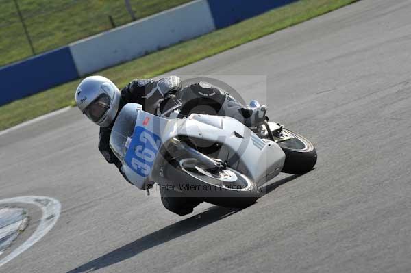 Motorcycle action photographs;Trackday digital images;donington;donington park leicestershire;donington photographs;event digital images;eventdigitalimages;no limits trackday;peter wileman photography;trackday;trackday photos