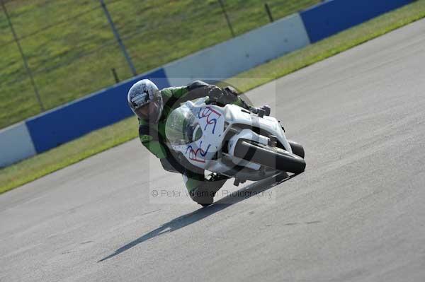 Motorcycle action photographs;Trackday digital images;donington;donington park leicestershire;donington photographs;event digital images;eventdigitalimages;no limits trackday;peter wileman photography;trackday;trackday photos
