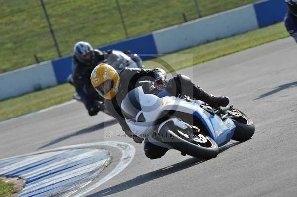 Motorcycle action photographs;Trackday digital images;donington;donington park leicestershire;donington photographs;event digital images;eventdigitalimages;no limits trackday;peter wileman photography;trackday;trackday photos