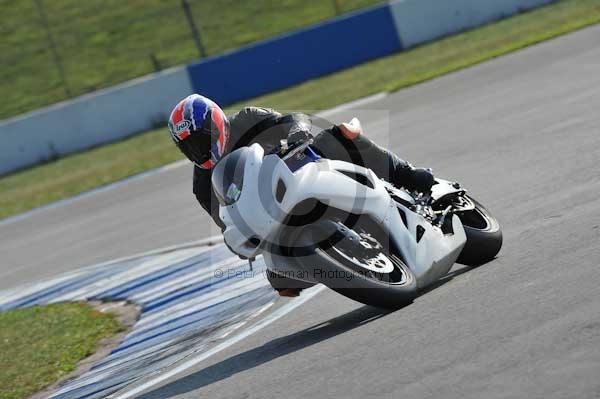 Motorcycle action photographs;Trackday digital images;donington;donington park leicestershire;donington photographs;event digital images;eventdigitalimages;no limits trackday;peter wileman photography;trackday;trackday photos