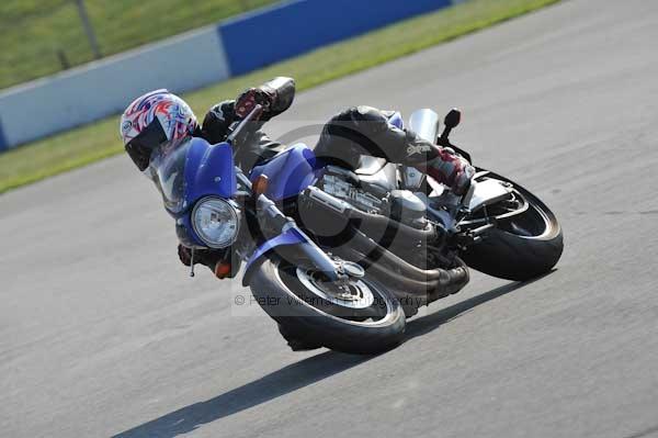 Motorcycle action photographs;Trackday digital images;donington;donington park leicestershire;donington photographs;event digital images;eventdigitalimages;no limits trackday;peter wileman photography;trackday;trackday photos