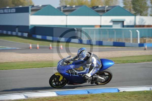 Motorcycle action photographs;Trackday digital images;donington;donington park leicestershire;donington photographs;event digital images;eventdigitalimages;no limits trackday;peter wileman photography;trackday;trackday photos