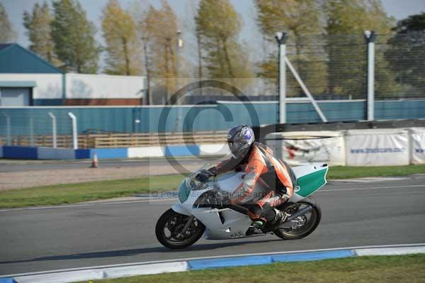 Motorcycle action photographs;Trackday digital images;donington;donington park leicestershire;donington photographs;event digital images;eventdigitalimages;no limits trackday;peter wileman photography;trackday;trackday photos