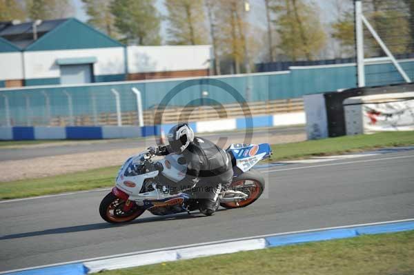 Motorcycle action photographs;Trackday digital images;donington;donington park leicestershire;donington photographs;event digital images;eventdigitalimages;no limits trackday;peter wileman photography;trackday;trackday photos