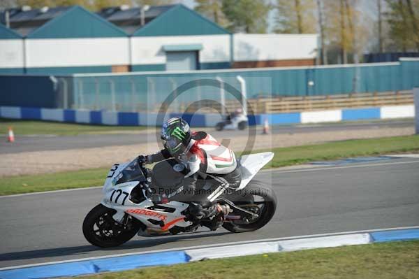 Motorcycle action photographs;Trackday digital images;donington;donington park leicestershire;donington photographs;event digital images;eventdigitalimages;no limits trackday;peter wileman photography;trackday;trackday photos