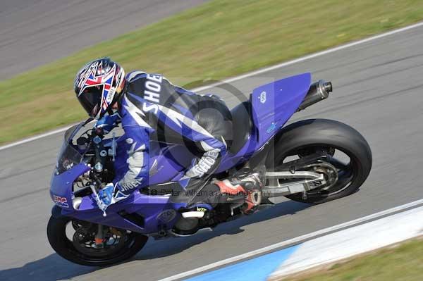 Motorcycle action photographs;Trackday digital images;donington;donington park leicestershire;donington photographs;event digital images;eventdigitalimages;no limits trackday;peter wileman photography;trackday;trackday photos
