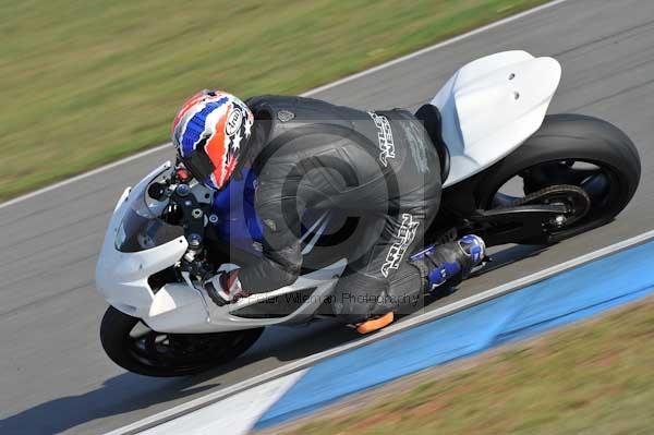 Motorcycle action photographs;Trackday digital images;donington;donington park leicestershire;donington photographs;event digital images;eventdigitalimages;no limits trackday;peter wileman photography;trackday;trackday photos