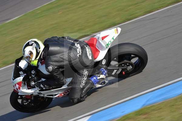 Motorcycle action photographs;Trackday digital images;donington;donington park leicestershire;donington photographs;event digital images;eventdigitalimages;no limits trackday;peter wileman photography;trackday;trackday photos