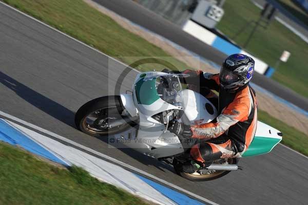 Motorcycle action photographs;Trackday digital images;donington;donington park leicestershire;donington photographs;event digital images;eventdigitalimages;no limits trackday;peter wileman photography;trackday;trackday photos