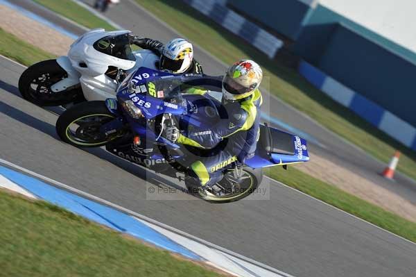 Motorcycle action photographs;Trackday digital images;donington;donington park leicestershire;donington photographs;event digital images;eventdigitalimages;no limits trackday;peter wileman photography;trackday;trackday photos