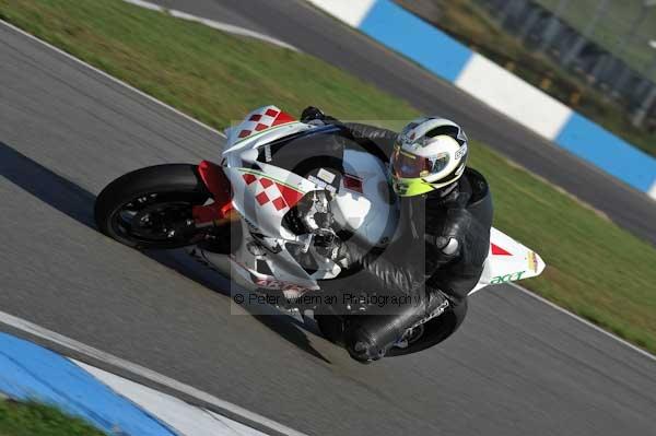 Motorcycle action photographs;Trackday digital images;donington;donington park leicestershire;donington photographs;event digital images;eventdigitalimages;no limits trackday;peter wileman photography;trackday;trackday photos