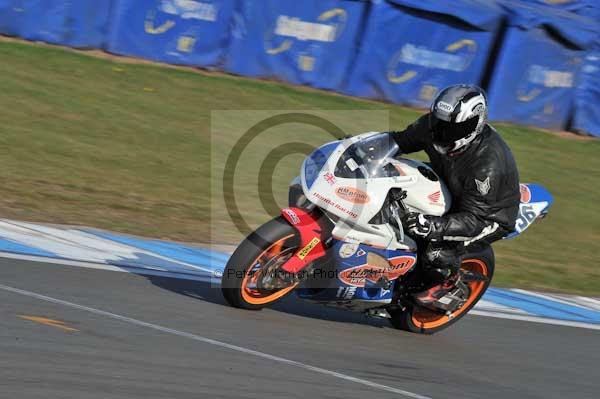 Motorcycle action photographs;Trackday digital images;donington;donington park leicestershire;donington photographs;event digital images;eventdigitalimages;no limits trackday;peter wileman photography;trackday;trackday photos