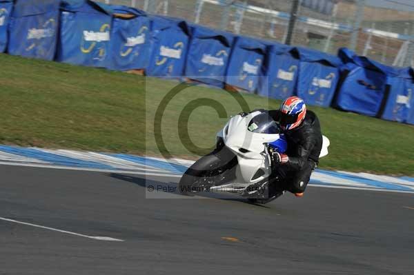 Motorcycle action photographs;Trackday digital images;donington;donington park leicestershire;donington photographs;event digital images;eventdigitalimages;no limits trackday;peter wileman photography;trackday;trackday photos