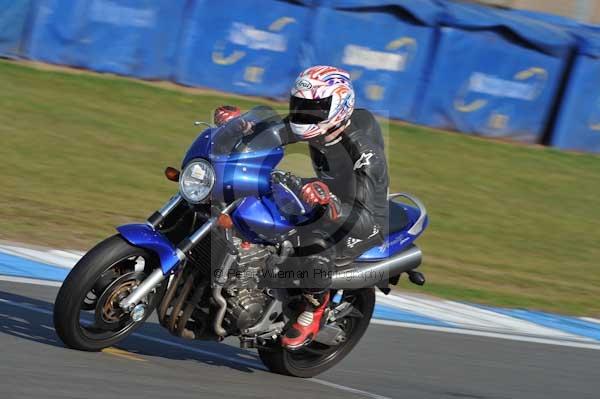 Motorcycle action photographs;Trackday digital images;donington;donington park leicestershire;donington photographs;event digital images;eventdigitalimages;no limits trackday;peter wileman photography;trackday;trackday photos