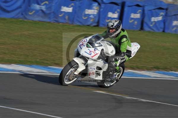 Motorcycle action photographs;Trackday digital images;donington;donington park leicestershire;donington photographs;event digital images;eventdigitalimages;no limits trackday;peter wileman photography;trackday;trackday photos