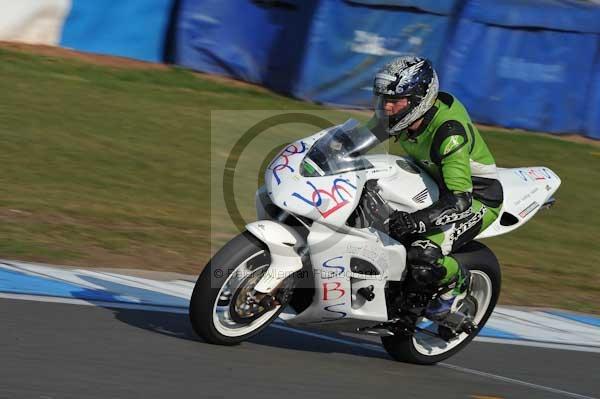Motorcycle action photographs;Trackday digital images;donington;donington park leicestershire;donington photographs;event digital images;eventdigitalimages;no limits trackday;peter wileman photography;trackday;trackday photos