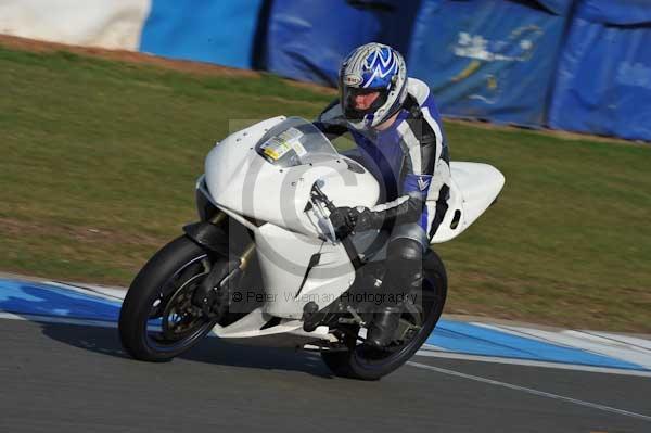 Motorcycle action photographs;Trackday digital images;donington;donington park leicestershire;donington photographs;event digital images;eventdigitalimages;no limits trackday;peter wileman photography;trackday;trackday photos
