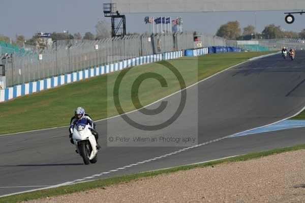 Motorcycle action photographs;Trackday digital images;donington;donington park leicestershire;donington photographs;event digital images;eventdigitalimages;no limits trackday;peter wileman photography;trackday;trackday photos