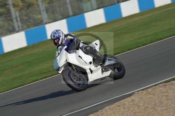 Motorcycle action photographs;Trackday digital images;donington;donington park leicestershire;donington photographs;event digital images;eventdigitalimages;no limits trackday;peter wileman photography;trackday;trackday photos