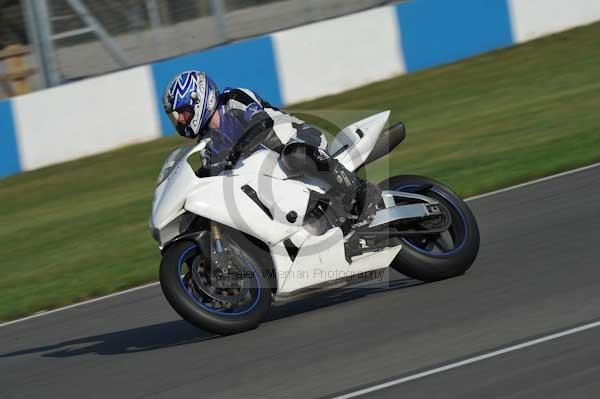 Motorcycle action photographs;Trackday digital images;donington;donington park leicestershire;donington photographs;event digital images;eventdigitalimages;no limits trackday;peter wileman photography;trackday;trackday photos