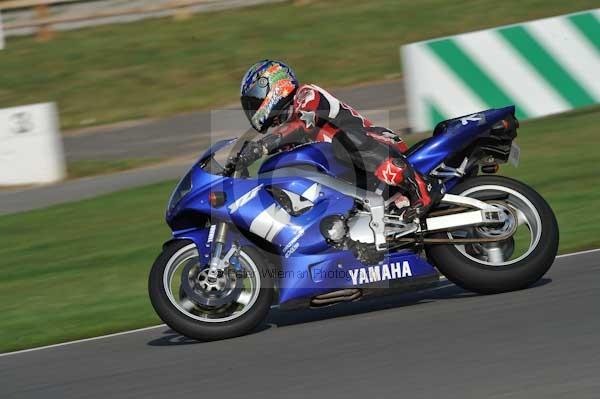 Motorcycle action photographs;Trackday digital images;donington;donington park leicestershire;donington photographs;event digital images;eventdigitalimages;no limits trackday;peter wileman photography;trackday;trackday photos