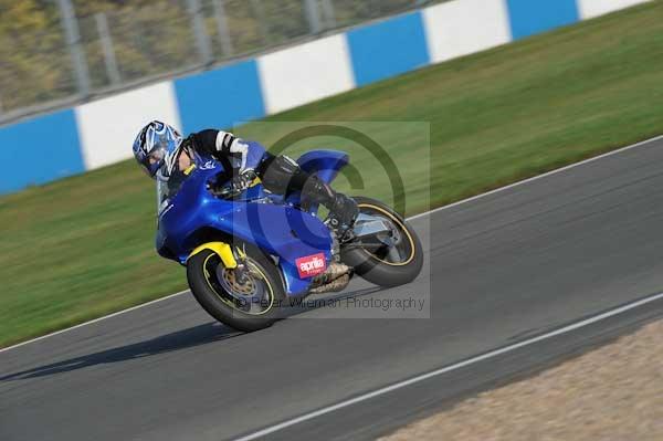 Motorcycle action photographs;Trackday digital images;donington;donington park leicestershire;donington photographs;event digital images;eventdigitalimages;no limits trackday;peter wileman photography;trackday;trackday photos