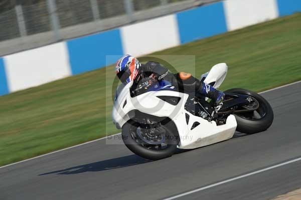 Motorcycle action photographs;Trackday digital images;donington;donington park leicestershire;donington photographs;event digital images;eventdigitalimages;no limits trackday;peter wileman photography;trackday;trackday photos