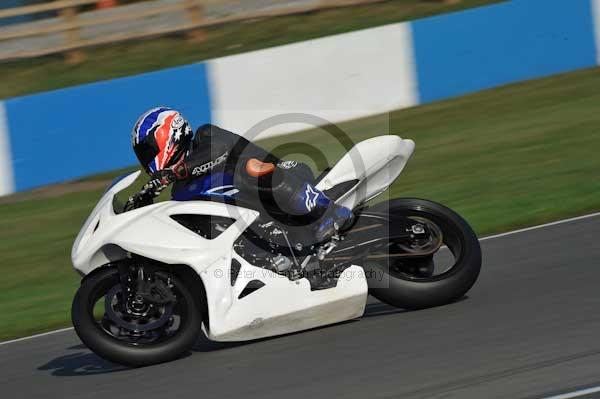 Motorcycle action photographs;Trackday digital images;donington;donington park leicestershire;donington photographs;event digital images;eventdigitalimages;no limits trackday;peter wileman photography;trackday;trackday photos