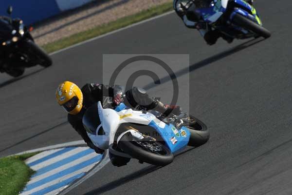 Motorcycle action photographs;Trackday digital images;donington;donington park leicestershire;donington photographs;event digital images;eventdigitalimages;no limits trackday;peter wileman photography;trackday;trackday photos