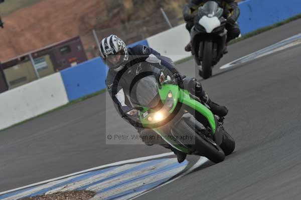 Motorcycle action photographs;Trackday digital images;donington;donington park leicestershire;donington photographs;event digital images;eventdigitalimages;no limits trackday;peter wileman photography;trackday;trackday photos