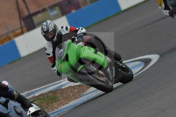 Motorcycle action photographs;Trackday digital images;donington;donington park leicestershire;donington photographs;event digital images;eventdigitalimages;no limits trackday;peter wileman photography;trackday;trackday photos