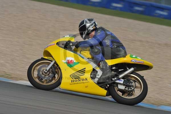 Motorcycle action photographs;Trackday digital images;donington;donington park leicestershire;donington photographs;event digital images;eventdigitalimages;no limits trackday;peter wileman photography;trackday;trackday photos