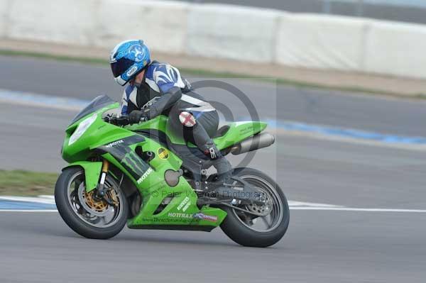 Motorcycle action photographs;Trackday digital images;donington;donington park leicestershire;donington photographs;event digital images;eventdigitalimages;no limits trackday;peter wileman photography;trackday;trackday photos