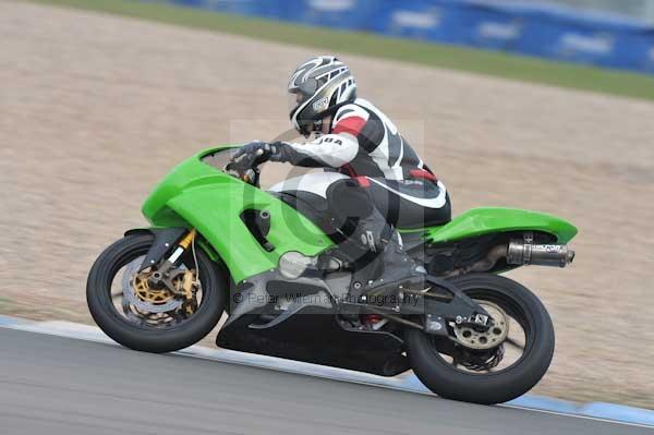 Motorcycle action photographs;Trackday digital images;donington;donington park leicestershire;donington photographs;event digital images;eventdigitalimages;no limits trackday;peter wileman photography;trackday;trackday photos