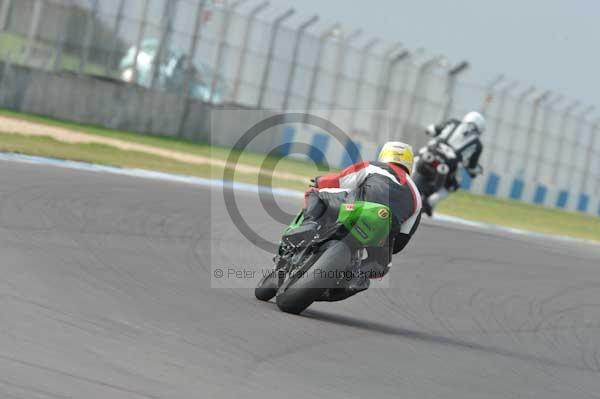 Motorcycle action photographs;Trackday digital images;donington;donington park leicestershire;donington photographs;event digital images;eventdigitalimages;no limits trackday;peter wileman photography;trackday;trackday photos