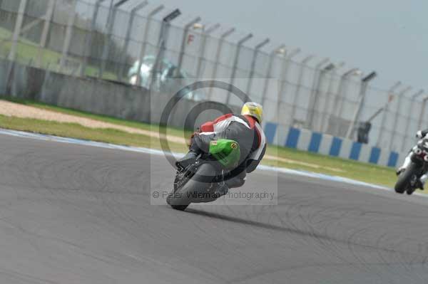 Motorcycle action photographs;Trackday digital images;donington;donington park leicestershire;donington photographs;event digital images;eventdigitalimages;no limits trackday;peter wileman photography;trackday;trackday photos