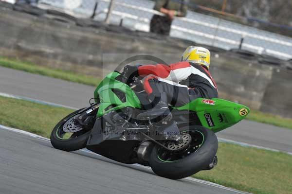 Motorcycle action photographs;Trackday digital images;donington;donington park leicestershire;donington photographs;event digital images;eventdigitalimages;no limits trackday;peter wileman photography;trackday;trackday photos