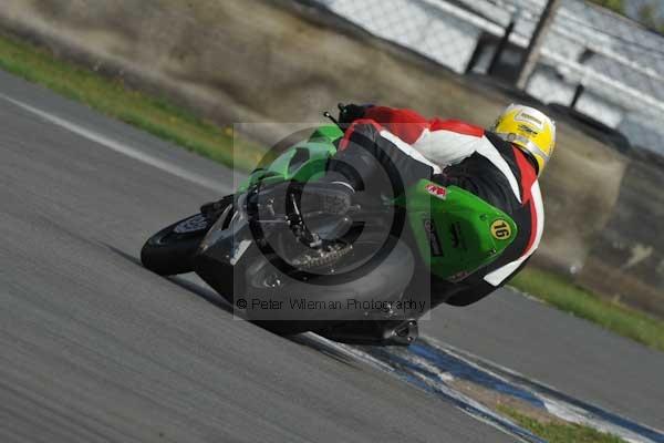 Motorcycle action photographs;Trackday digital images;donington;donington park leicestershire;donington photographs;event digital images;eventdigitalimages;no limits trackday;peter wileman photography;trackday;trackday photos