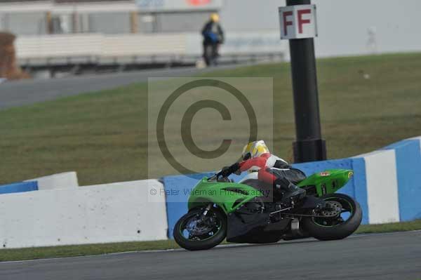 Motorcycle action photographs;Trackday digital images;donington;donington park leicestershire;donington photographs;event digital images;eventdigitalimages;no limits trackday;peter wileman photography;trackday;trackday photos