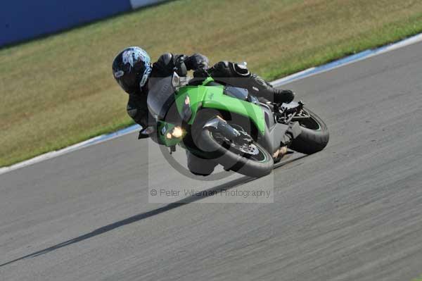 Motorcycle action photographs;Trackday digital images;donington;donington park leicestershire;donington photographs;event digital images;eventdigitalimages;no limits trackday;peter wileman photography;trackday;trackday photos