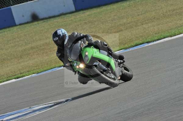 Motorcycle action photographs;Trackday digital images;donington;donington park leicestershire;donington photographs;event digital images;eventdigitalimages;no limits trackday;peter wileman photography;trackday;trackday photos