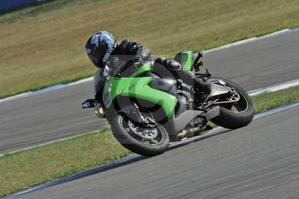 Motorcycle action photographs;Trackday digital images;donington;donington park leicestershire;donington photographs;event digital images;eventdigitalimages;no limits trackday;peter wileman photography;trackday;trackday photos