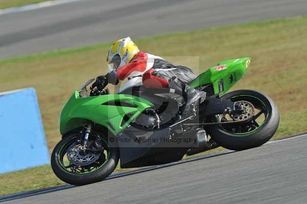 Motorcycle action photographs;Trackday digital images;donington;donington park leicestershire;donington photographs;event digital images;eventdigitalimages;no limits trackday;peter wileman photography;trackday;trackday photos