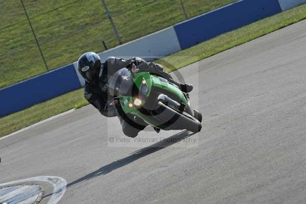 Motorcycle action photographs;Trackday digital images;donington;donington park leicestershire;donington photographs;event digital images;eventdigitalimages;no limits trackday;peter wileman photography;trackday;trackday photos