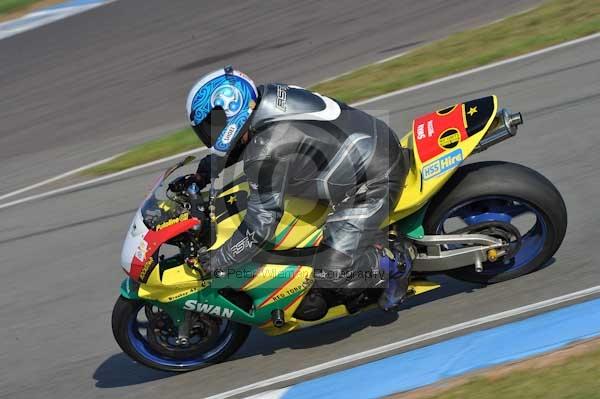 Motorcycle action photographs;Trackday digital images;donington;donington park leicestershire;donington photographs;event digital images;eventdigitalimages;no limits trackday;peter wileman photography;trackday;trackday photos