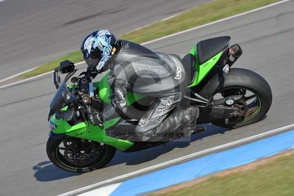 Motorcycle action photographs;Trackday digital images;donington;donington park leicestershire;donington photographs;event digital images;eventdigitalimages;no limits trackday;peter wileman photography;trackday;trackday photos